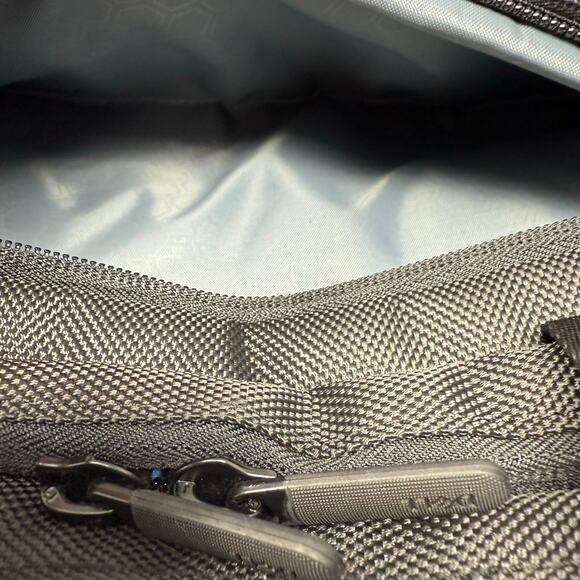 Dell Pro Briefcase 15 - Picture 4 of 8